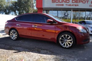 2014 Nissan Sentra Screen and Wheels