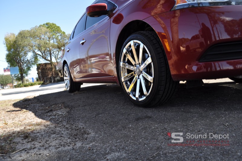 2014 Nissan Sentra Screen and Wheels