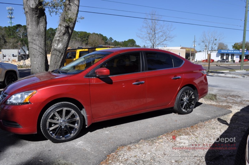2014 Nissan Sentra Screen and Wheels