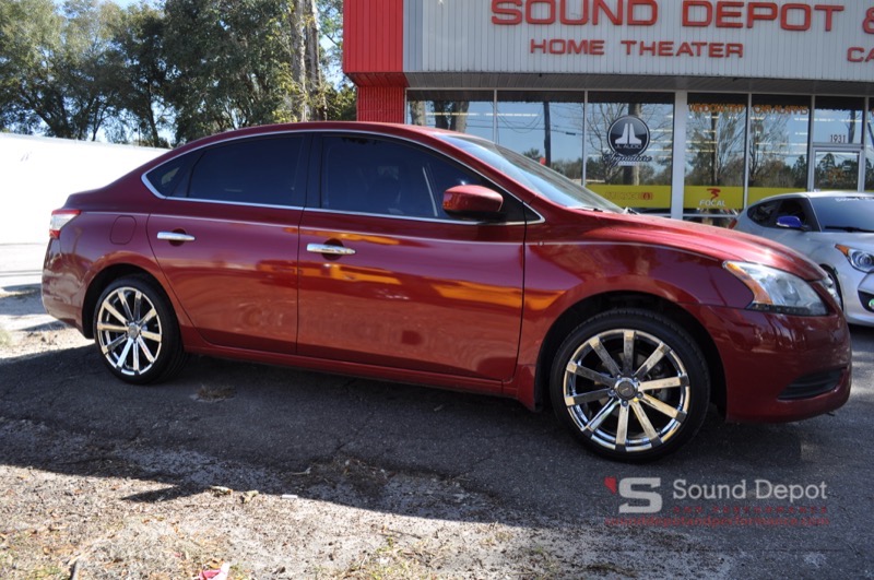 2014 Nissan Sentra Screen and Wheels