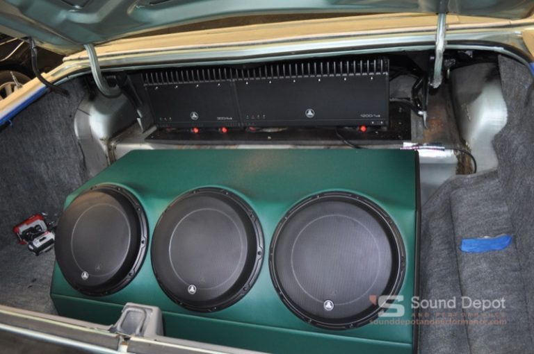 LongTime Gainesville Client Gets Serious Lincoln Town Car Audio