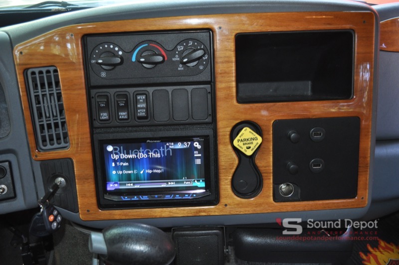 International CXT Audio Video