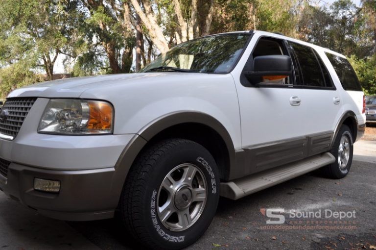Gainesville Client Gets Ford Expedition Radio and Backup Camera