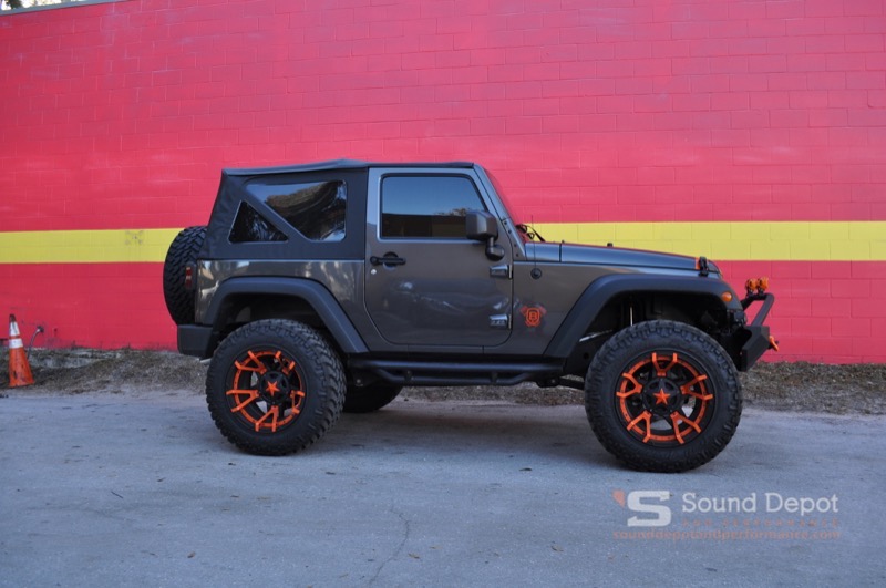 Gainesville Client Gets Apple CarPlay and Stealthbox for Jeep Wrangler